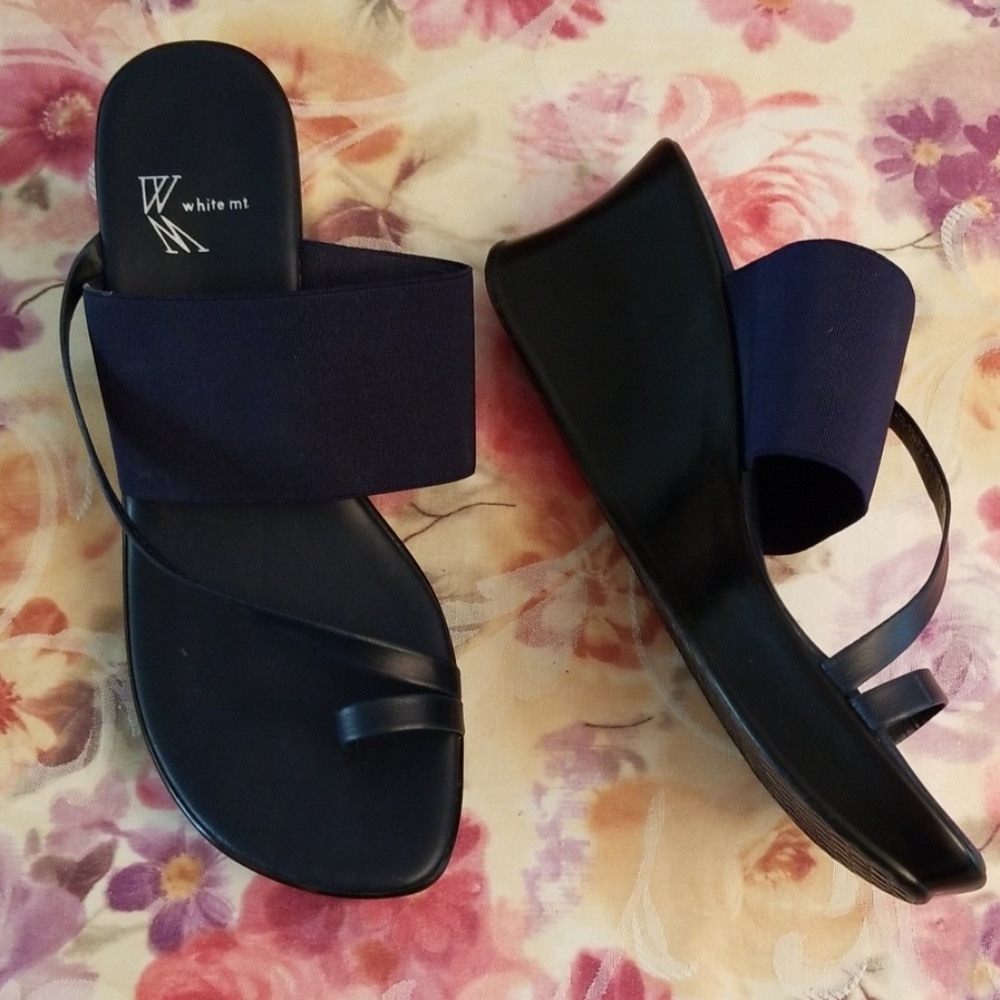 White Mountain Sandals - Picture 1 of 8